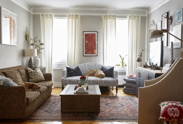 Table shop over couch